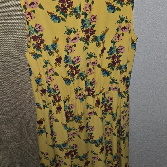 SOLD A New Day Dress - Picture 3 of 4